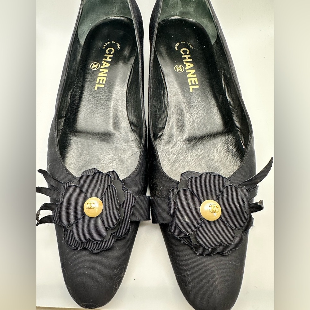 Chanel Camelia satin dress pumps size 39